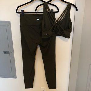 Army green high-rise Wunder Under leggings